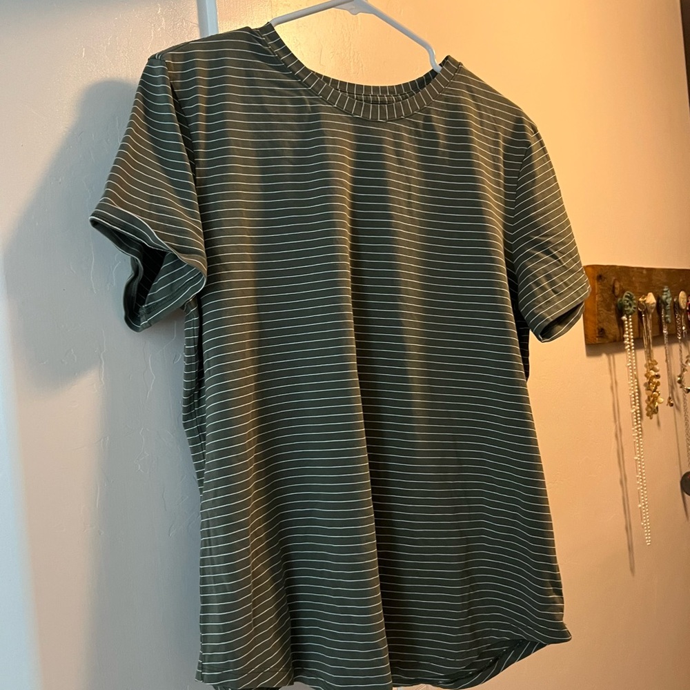 Lululemon Athletica Love Crew Olive Green T-Shirt Relaxed Fit